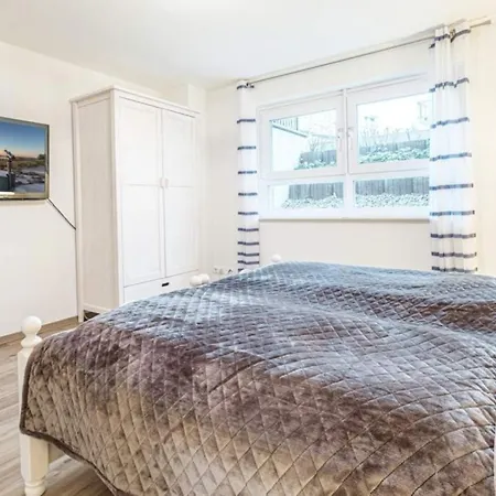 2 Seasons, High Five Appartement
