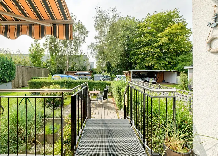 Apartment 2 Seasons, High Five